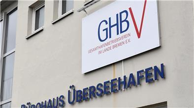 Bis zur Jahresmitte soll der Gesamthafenbetriebsverein das Insolvenzverfahren abgeschlossen haben. 140 Stellen im gewerblichen Bereich und 11 Stellen in der Verwaltung werden gestrichen.