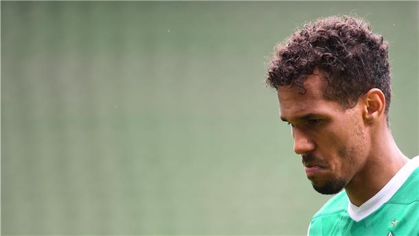 Bitter: Theodor Gebre Selassie verabschiedet sich mit dem Abstieg vom SV Werder Bremen.