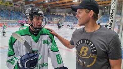 Björn Bombis hat als Chef des Buma-Camps immer alles im Blick und hat für die Nachwuchsspieler ein offenes Ohr.
