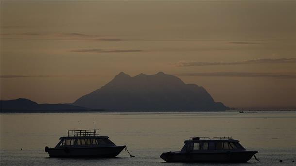 Blick auf den Illimani-Berg am Titicacasee.