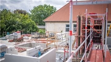 Blick auf die derzeit im Bau befindliche barrierefreie Wohnanlage der Stäwog in der Isarstraße in Surheide. Foto: Hartmann