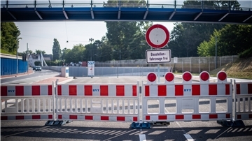Blick auf die Einfahrt zum Westportal.