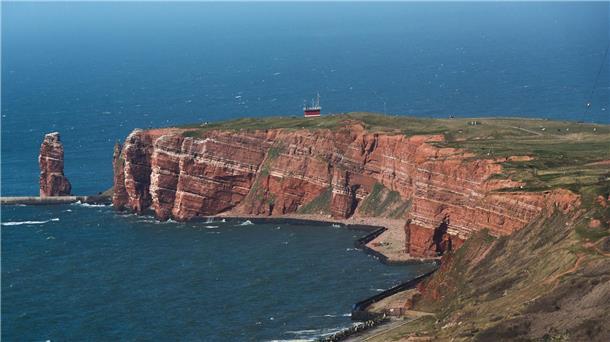 Blick auf die Hochseeinsel Helgoland.