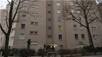 Blick auf ein Mehrfamilienhaus im Berliner Stadtteil Kreuzberg, in dem die frühere RAF-Terroristin Daniela Klette gewohnt haben soll.