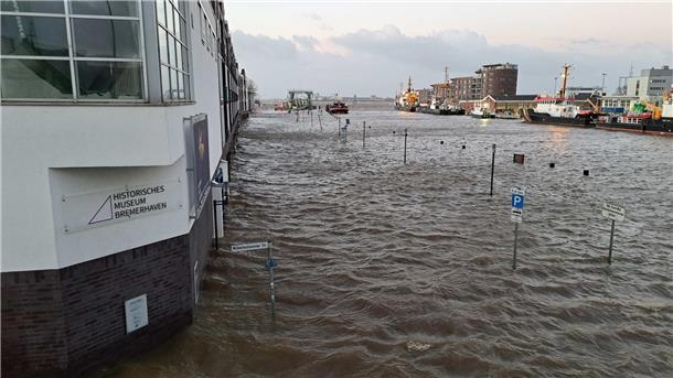 Blick in die Stadt. Bis zu 3 Meter über dem mittleren Hochwasser soll der Pegelstand erreichen.