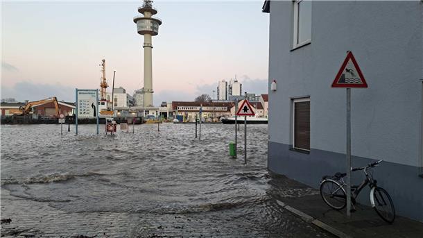 Blick in die Stadt. Bis zu 3 Meter über dem mittleren Hochwasser soll der Pegelstand erreichen.