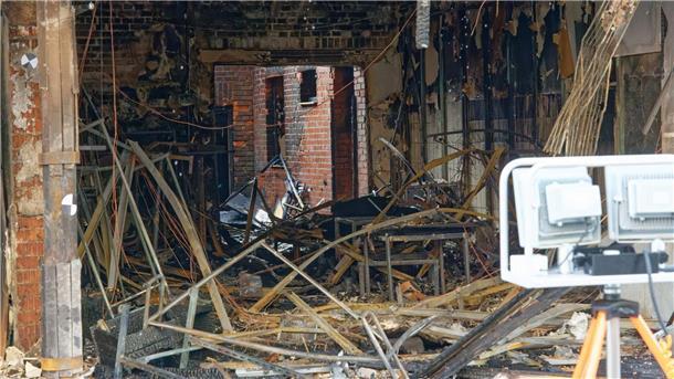 Blick in ein Wohnhaus: In der Innenstadt von Eschweiler sah es vergangene Woche so aus, als sei eine Bombe eingeschlagen.