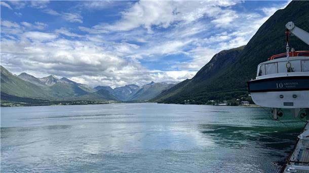 Blick in einen norwegischen Fjord.