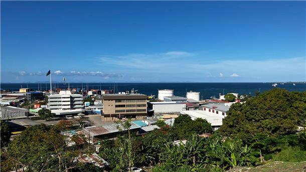 Starkes Erdbeben erschüttert Salomonen Blick über Honiara - die Salomonen im Südpazifik sind von einem massiven Erdbeben erschüttert worden.