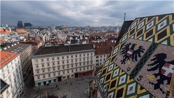 Blick vom Nordturm des Stephansdoms auf Wien: In Österreich wird für einen Großteil der Mieten in den nächsten drei Jahren ein Preisdeckel eingeführt.