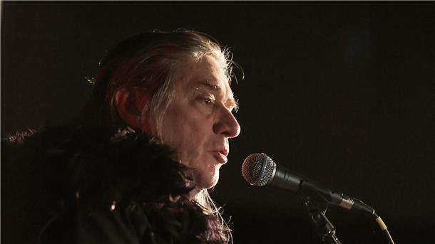 Blixa Bargeld braucht den Live-Auftritt.