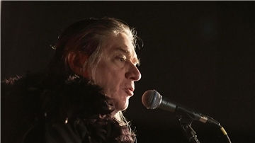 Blixa Bargeld braucht den Live-Auftritt.