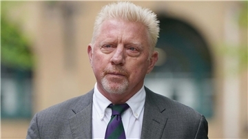 Boris Becker wirft der Influencerin Cathy Hummels Verleumdung vor.