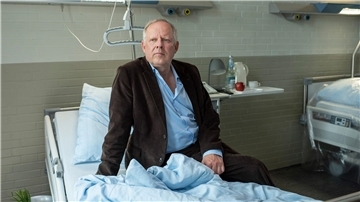 Borowski (Axel Milberg) wurde ausgeknockt - und findet sich im Krankenhaus wieder.