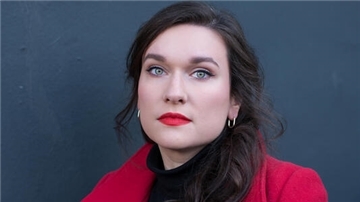 Boshana Milkov, Mezzosopranistin am Stadtheater Bremerhaven, hat in diesem Jahr den renommierten Anneliese Rothenberger Wettbewerb gewonnen.