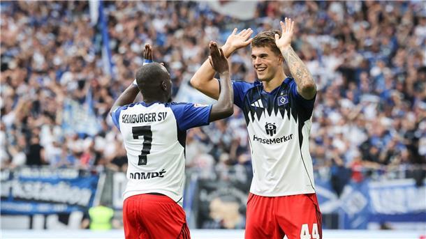 HSV atmet auf: Erster Bundesliga-Sieg seit dem Aufstieg Brach den Tor-Bann des HSV: Luka Vuskovic (r).