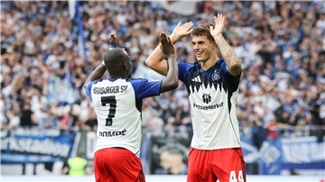 Brach den Tor-Bann des HSV: Luka Vuskovic (r). 