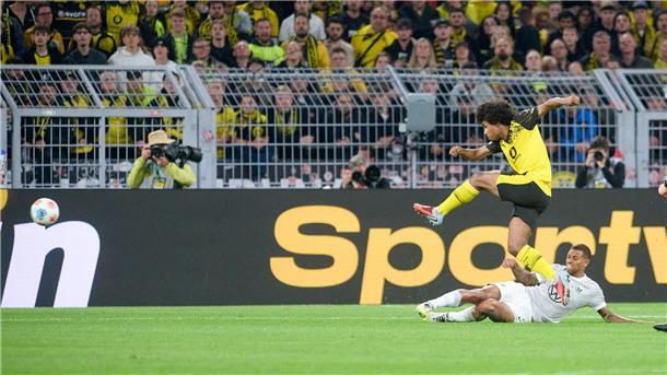 Bei Schlotterbeck-Comeback: Dortmund bezwingt Wolfsburg Brachte den BVB mit einem fulminanten Schuss in Führung: Karim Adeyemi.