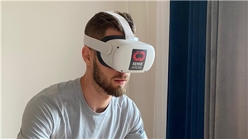 Brandon Maxwell beim Training mit Sense Arena.