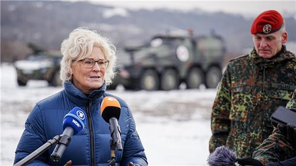 „Brauche verlässliche Systeme und nicht welche, die ich irgendwann in 2025 vielleicht einsetzen kann“: Verteidigungsministerin Christine Lambrecht.