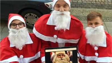 Bremerhavener Gründer-Studenten haben einen Online-Weihnachtsmann-Service erfunden (von links): Rouven Dücomy, Leon Schütz und Thimo Wieschiolek.