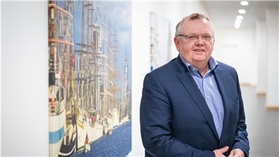 Bremerhavens Bürgermeister Torsten Neuhoff (CDU) im Gespräch über die aktuelle Finanzsituation der Stadt.