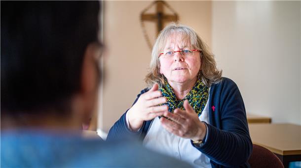 Bremerhavens Pastoralreferentin Angelika Domdey ist Katholikin und drängt auf überfällige Reformen der Kirche.