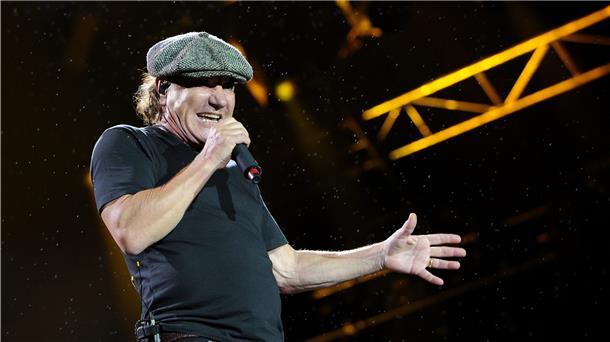 Die Wiederauferstehung von AC/DC Brian Johnson musste als Nachfolger des charismatischen AC/DC-Frontmanns Bon Scott 1980 in große Fußstapfen treten. Doch der ehemalige Geordie-Sänger wurde nach seiner Glanzleistung auf "Back in Black" schnell ein Liebling der Fans.