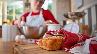 Brotbacken ist gerade sehr angesagt. Besonders während der Corona-Pandemie haben viele dieses Hobby wieder entdeckt.