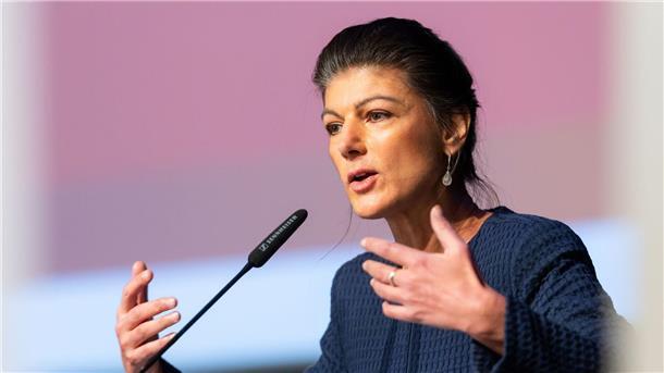 BSW-Gründerin Sahra Wagenknecht warb für den Koalitionsvertrag von CDU, BSW und SPD in Thüringen.