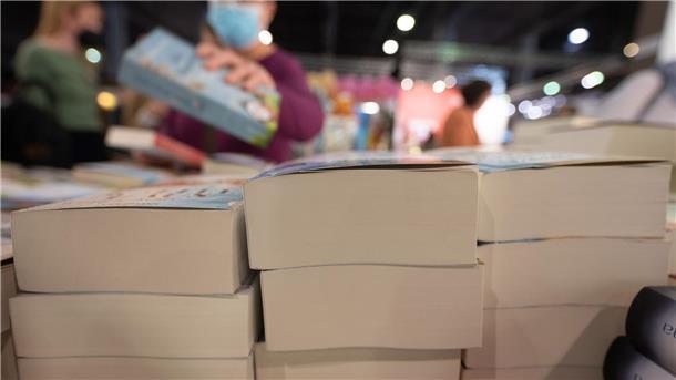 Die Philippinen werden Buchmessen-Gastland 2025 Bücher stehen auf der Frankfurter Buchmesse im Mittelpunkt. 2025 werden die Philippinen Gastland.
