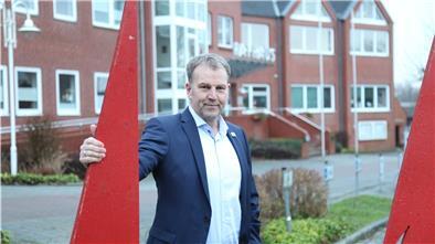 Bürgermeister Guido Dieckmann (parteilos) ist froh, die Herausforderungen des vergangenen Jahres gemeistert zu haben. Für 2021 sieht er viele Lichtblicke.