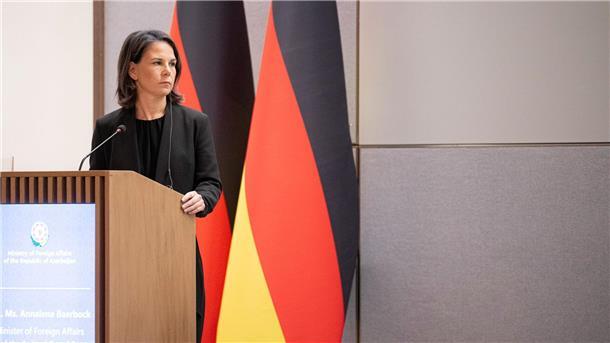 Baerbock in Baku: Krisenmission im Kaukasus Bundesaußenministerin Annalena Baerbock gibt eine Pressekonferenz im aserbaidschanischen Außenministerium.