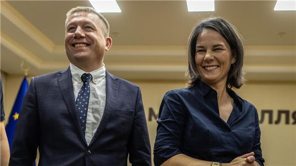 Bundesaußenministerin Annalena Baerbock traf auch den Umweltminister der Ukraine, Ruslan Strilets.