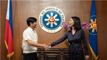 Bundesaußenministerin Annalena Baerbock wird in Manila von Präsident Ferdinand Marcos Jr. empfangen.