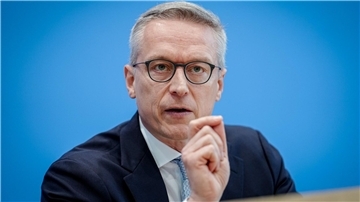 Gigabit-Internet für alle - verbindliche Ziele Bundesdigitalminister Karsten Wildberger (CDU) nennt den Glasfaserausbau im Land Chefsache.