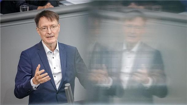 Bundesgesundheitsminister Karl Lauterbach hat zu Solidarität beim Kauf von Kindermedikamenten aufgerufen.