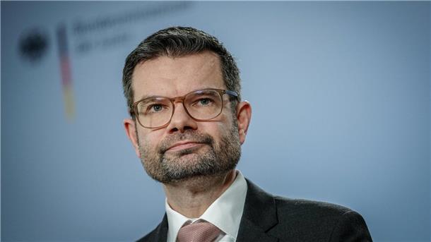 Buschmann: Behörden werden durch Cannabis-Gesetz entlastet Bundesjustizminister Marco Buschmann sieht die Polizei und die Justiz durch das Cannabis-Gesetz mittelfristig entlastet.