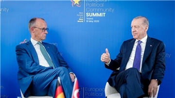 Merz besucht Erdogan: Gaza-Konflikt im Mittelpunkt Bundeskanzler Friedrich Merz reist für einen Antrittsbesuch beim türkischen Präsidenten Recep Tayyip Erdogan nach Ankara.