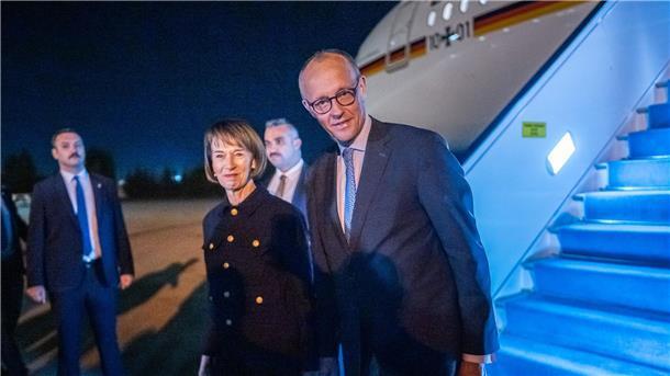 Merz will strategische Partnerschaft mit Türkei stärken Bundeskanzler Merz ist in der Türkei eingetroffen.