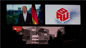 Bundeskanzler Olaf Scholz auf dem Gewerkschaftstag der Industriegewerkschaft Bauen-Agrar-Umwelt: Die Energieversorgung Deutschlands über den Winter hält er aktuell für gesichert.