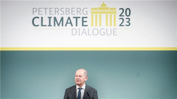 Bundeskanzler Olaf Scholz während seiner Rede beim 14. Petersberger Klimadialog im Auswärtigen Amt.