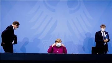 Bundeskanzlerin Angela Merkel berät heute mit den Ministerpräsidenten der Länder über das weitere Vorgehen. Viele Punkte sind laut Entwurfvorlage noch strittig.