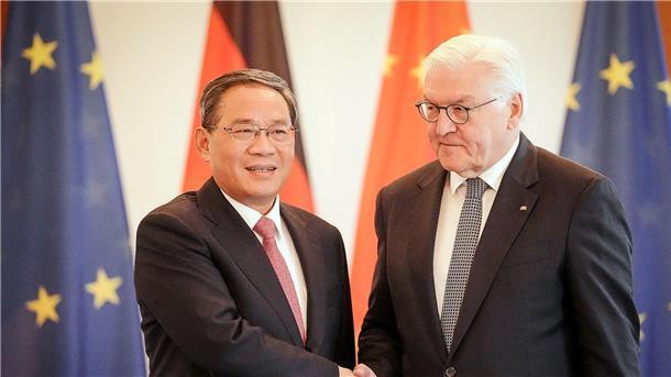 Krieg gegen die Ukraine: So ist die Lage Bundespräsident Frank-Walter Steinmeier empfängt den chinesischen Ministerpräidenten Li Qiang im Schloss Bellevue.