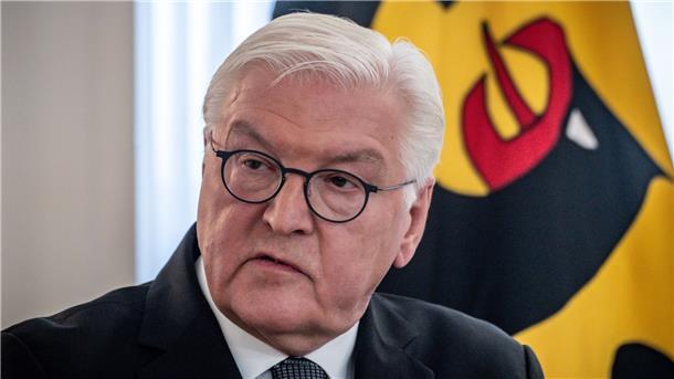 Bundespräsident Steinmeier hält an sozialem Pflichtjahr fest Bundespräsident Frank-Walter Steinmeier wirbt für mehr soziales Engagement - auch über eine Pflicht.