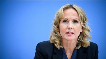 Niedersachsen will Plan für Wolfs-Abschuss zügig umsetzen Bundesumweltministerin Steffi Lemke (Bündnis 90/Die Grünen) bei der Bundespressekonferenz.