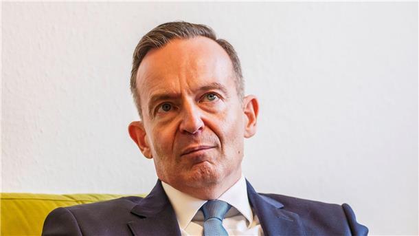 Kampf um Verbrennungsmotoren: Baldige EU-Lösung? Bundesverkehrsminister Volker Wissing rechnet mit einer baldigen EU-Lösung im Kmapf um den Verbrennungsmotor.