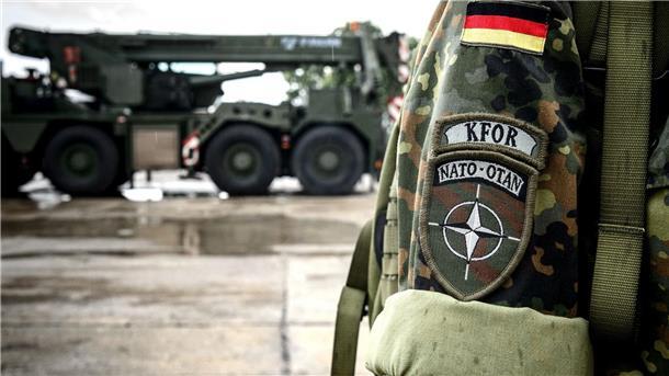 Bundeswehr-Verbleib in Kosovo und Bosnien zeichnet sich ab Bundeswehrsoldatin der deutschen Kfor im kosovarischen Prizren.