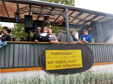 Bunt, laut und fröhlich - die Tarmstedter Erntewagenparade