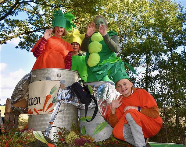 Bunt und kreativ zeigten sich die Teilnehmer des Ernteumzuges in Tarmstedt.    